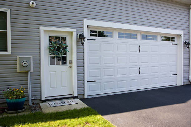 24/7 Emergency Garage Door Roller Replacement experts in Norton Shores, MI